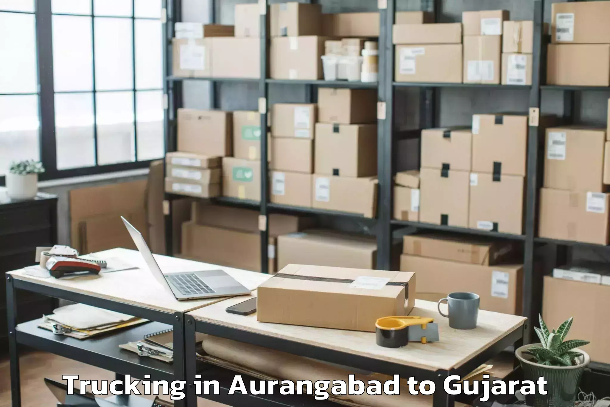 Easy Aurangabad to Gandhidham Trucking Booking